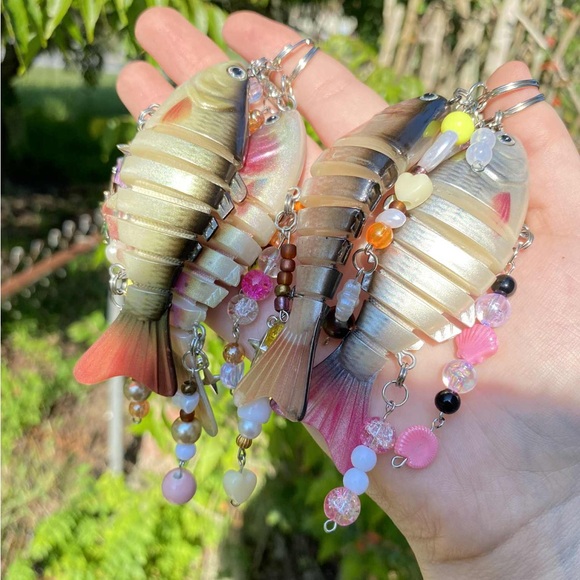 Colorful Fish Keychain Set - Picture 6 of 15